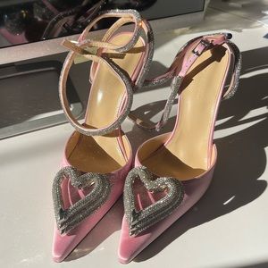 NEVER WORN MACH&MACH PINK HEART HEELS